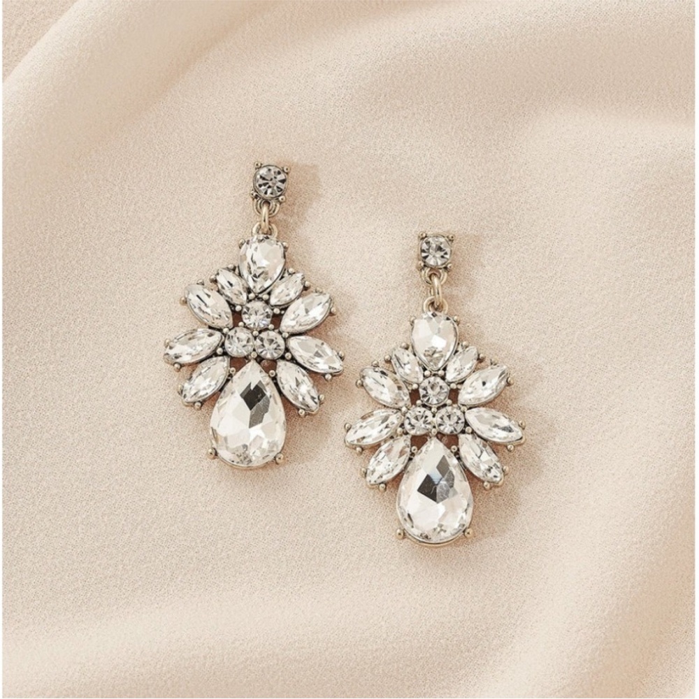 Olive & Piper Sezane Drops Earrings (Ox Gold)